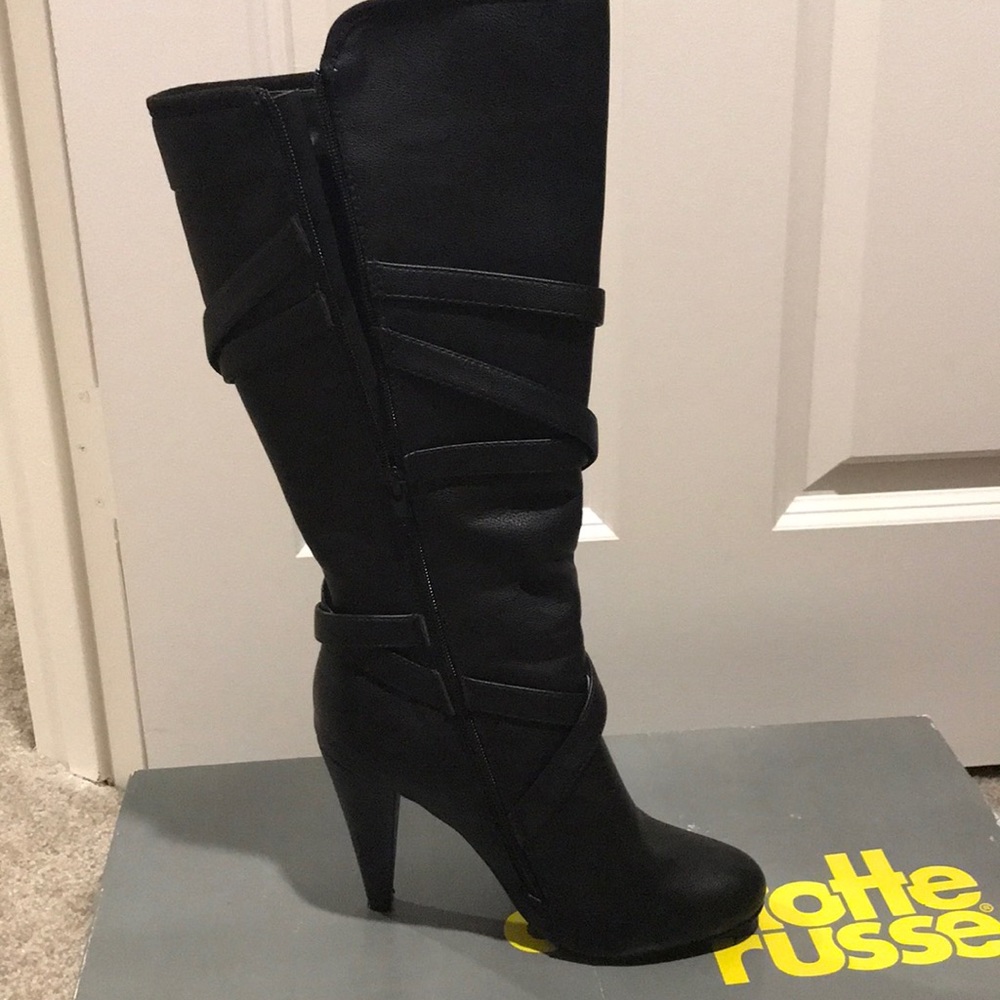 Cute Black high heel boots!!